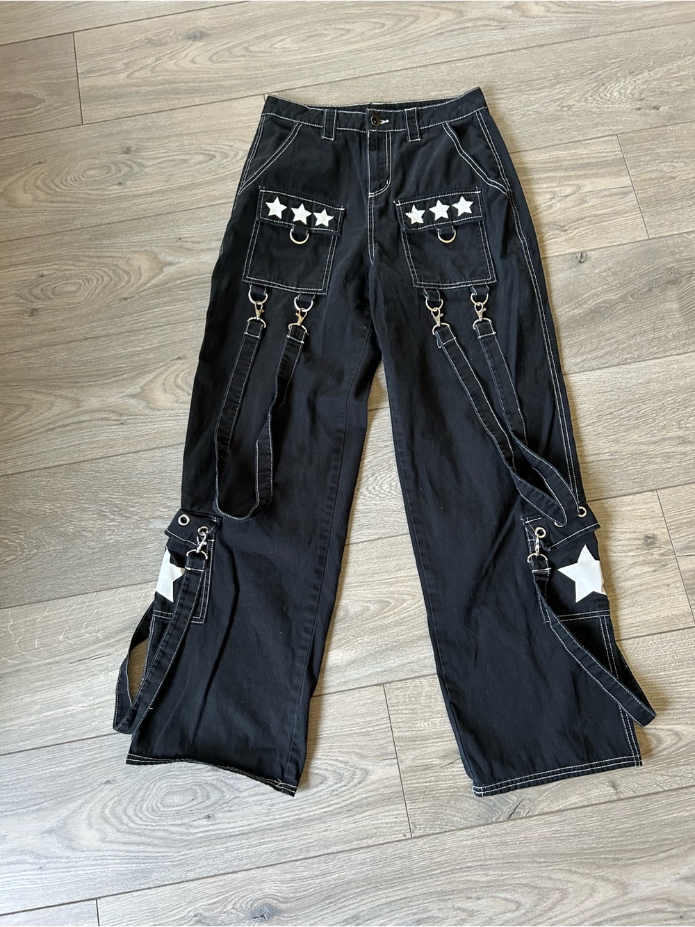 Hot Topic Black Cargo / Grommet Straps Star Pocket Goth Punk Utility Pants Sz 5